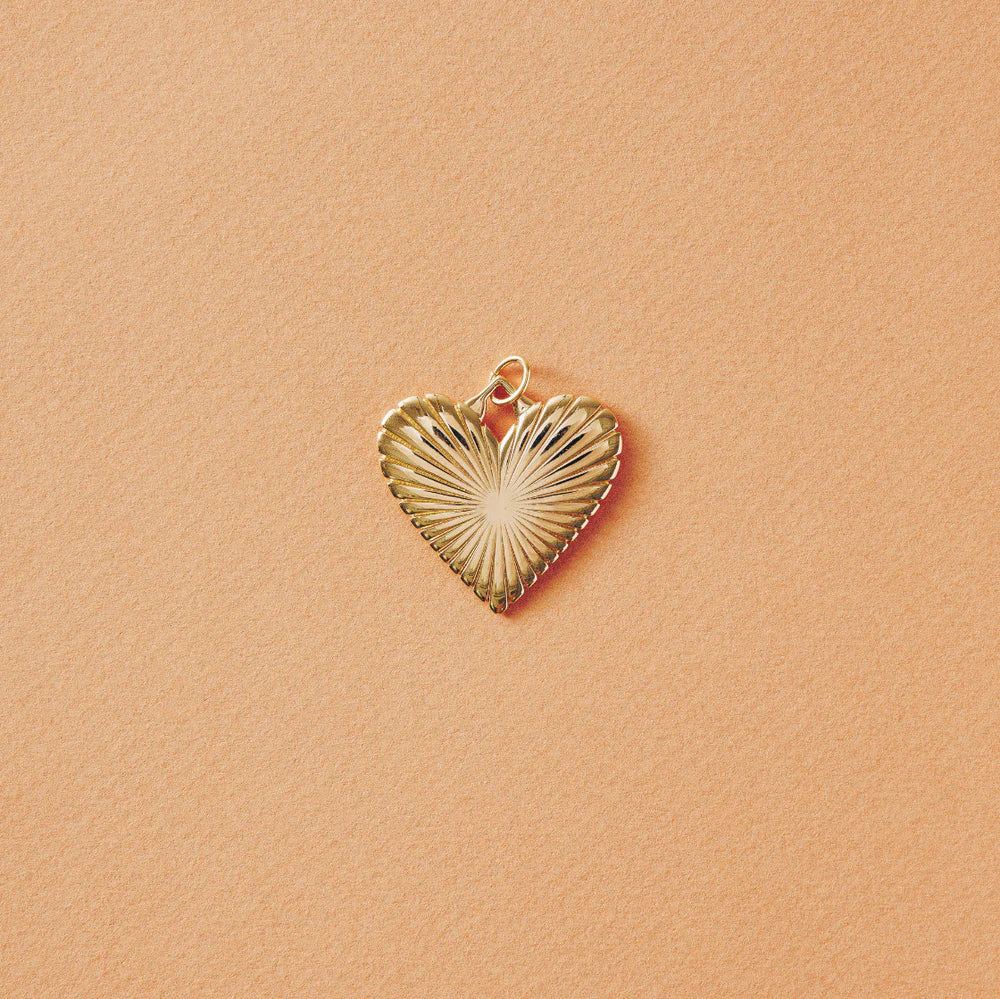 Hart Malachite Strand with Ribbed Heart of Gold