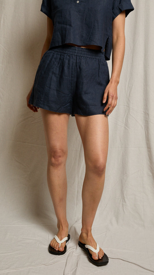 Perfect White Tee Malin Shorts